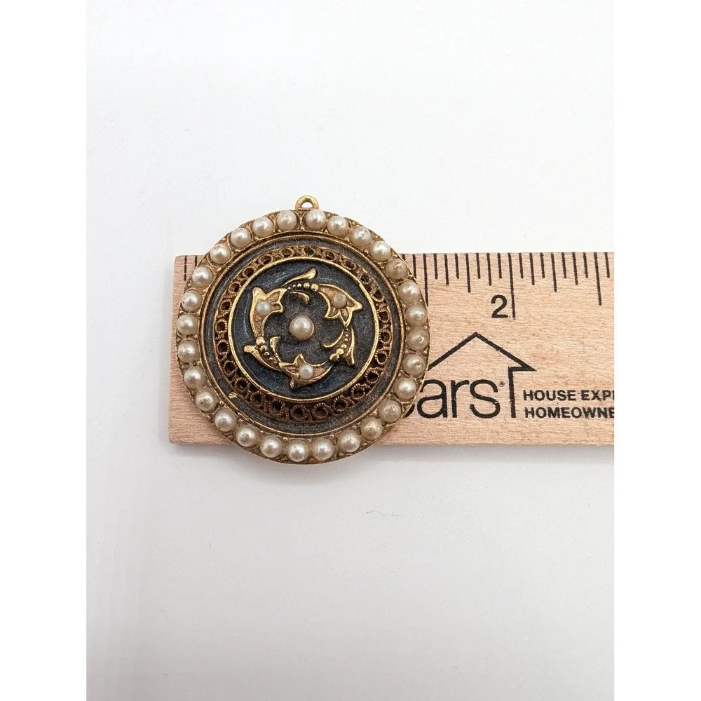 Vintage Gold‎ Tone Round Medallion Faux Pearl Filigree Statement Pendant Charm